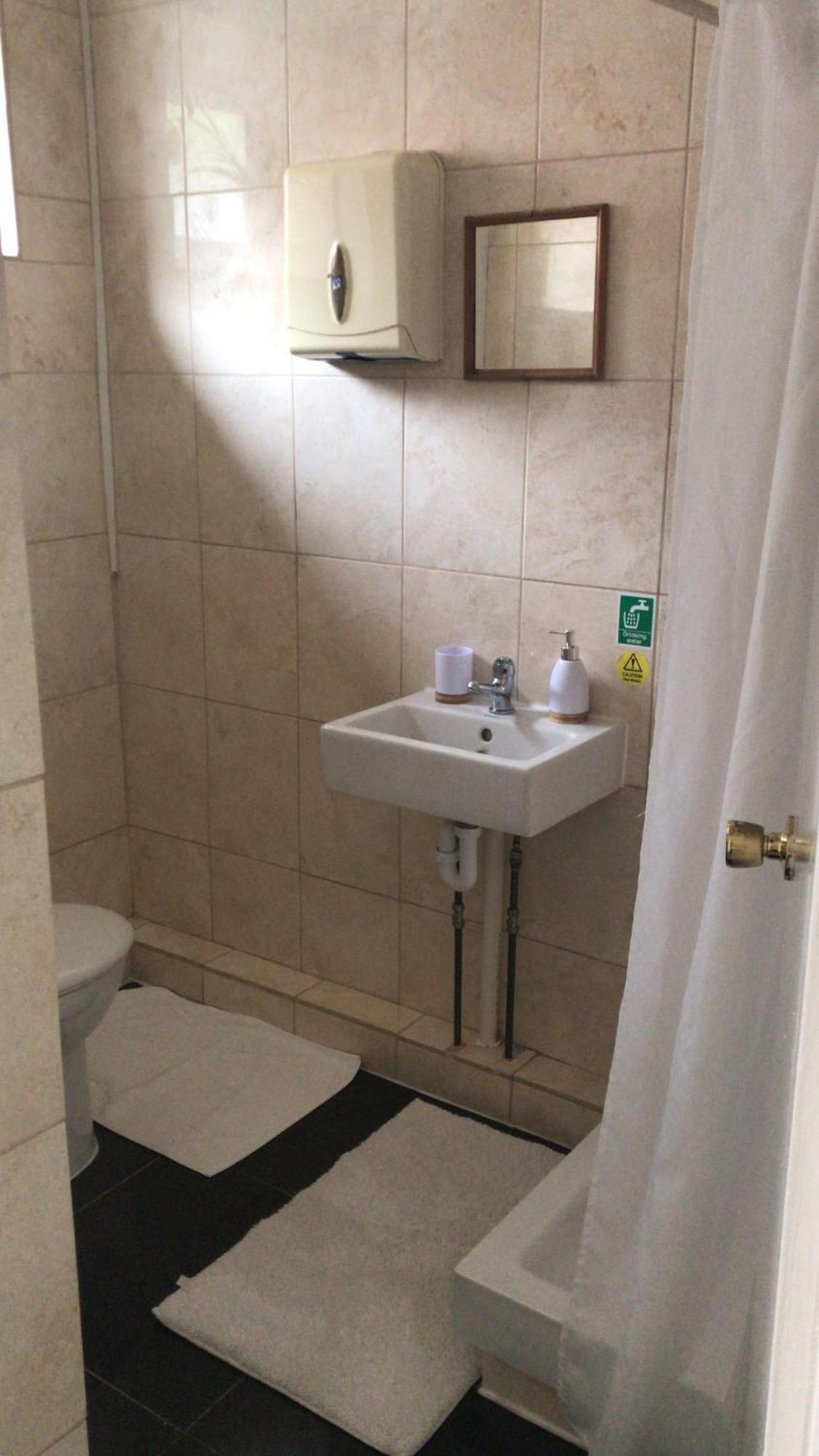 Acorn Lodge Guest House - Free Parking Gosport Dış mekan fotoğraf